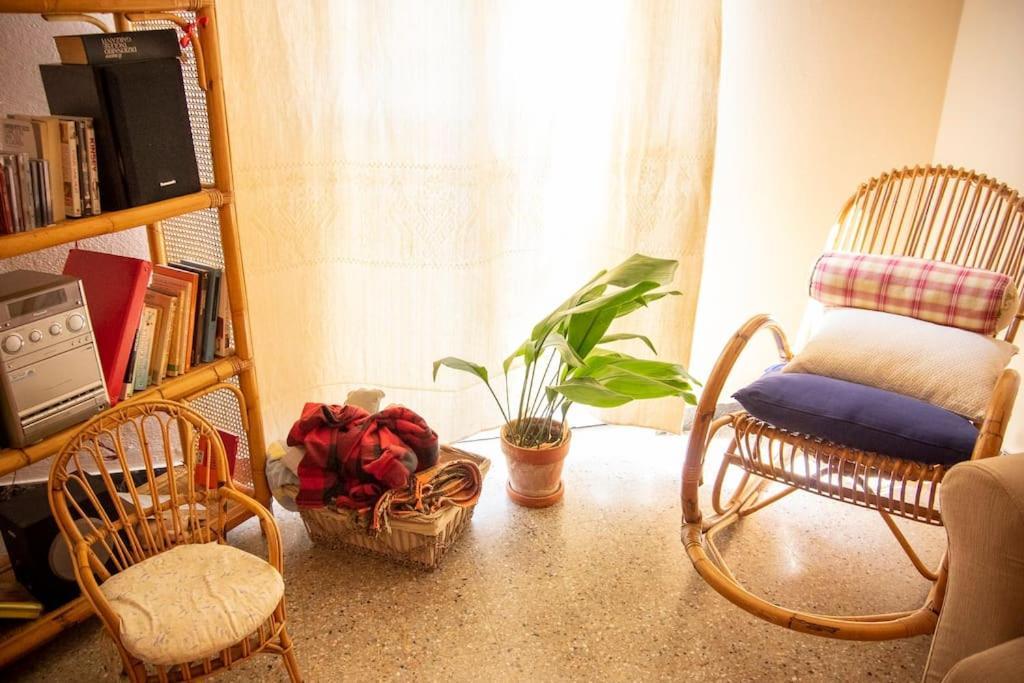 Pop In! Sunny 2Bdr Apt Cagliari Near The Beach Eksteriør bilde