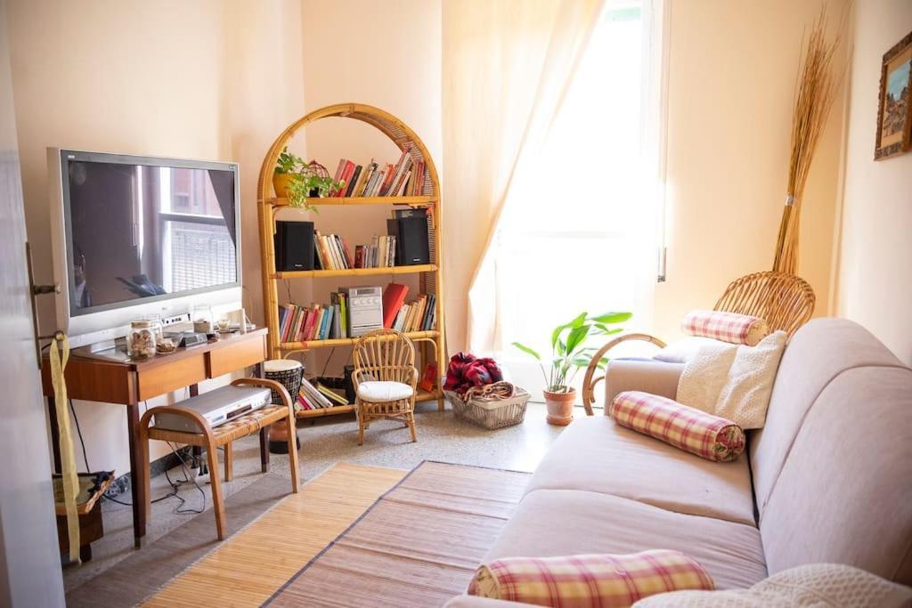Pop In! Sunny 2Bdr Apt Cagliari Near The Beach Eksteriør bilde